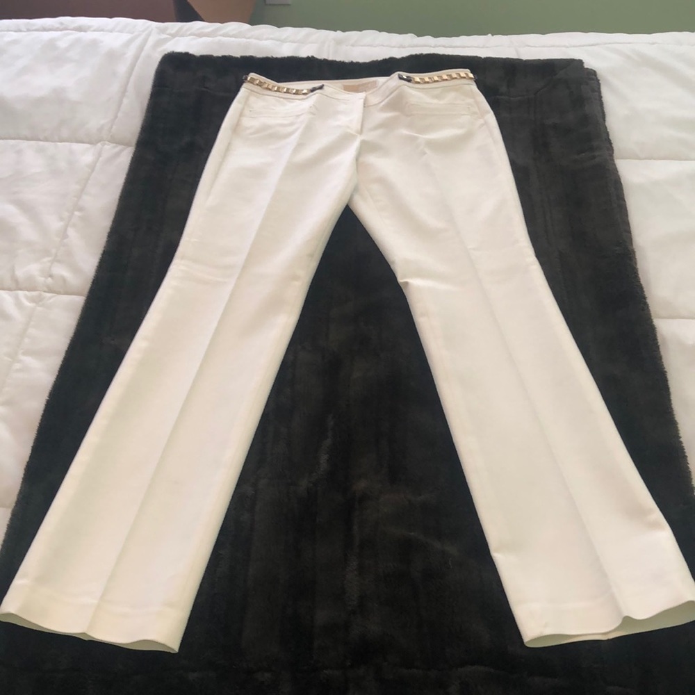 Michael Michael Kors white pants w decorative gold & brown half belt dry cleaned